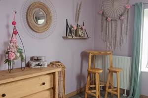 chambredhotes-bohême-campagne-rangements-mobilier