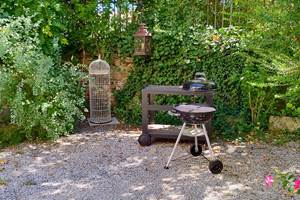 16-bis-gite-hotel-marssac-jardin-bbq
