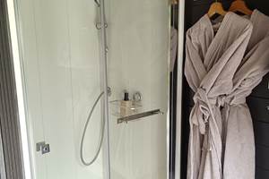La Bulle "Une parenthèse enchantée" & sa salle de douche privative