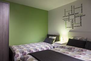 Chambre 3: Chambre familiale, 1 lit double, 1 lit simple, 1 lit bb.