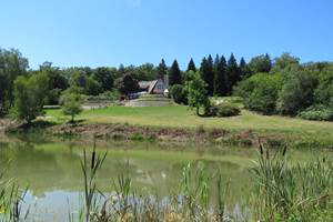Les bois de Saint-Auvent, vue de l'étang