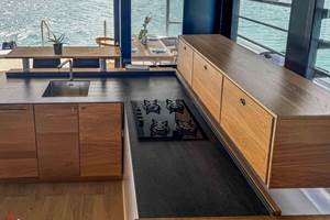 cuisine-equipee-villa-flottante-lave-vaisselle-vacances-trois-ilets-martinique-anse-mitan