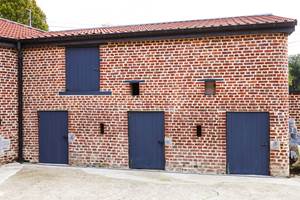 Gi^te Maud Neuprez. EXTERIEUR BOOKING HD-21