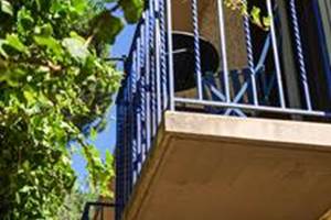 Balcon sur jardins