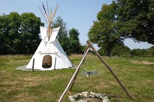Tipi et Feu de camp