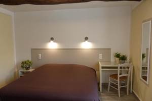 Auberge de 30 Pas chambre marron