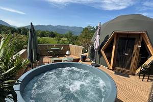Jaccuzi avec vue imprenable sur les Pyrénées