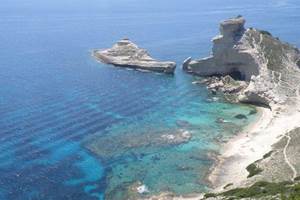 Vers Pertusato, l'île St-Antoine