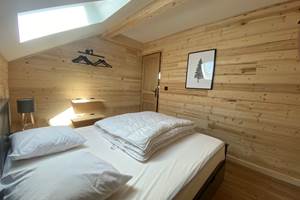 Suite parentale avec lit Queen Size à coté de la salle de bain du 2ème étage