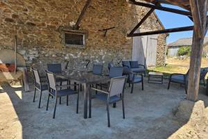 Le Quai d'Neuf — Gîte de groupe en Creuse (15 personnes) - Espace repas extérieur