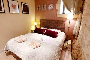 Chambre avec grand lit de 160
