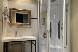 salle de bain de la chambre confort + au Vintage *** Quimperle