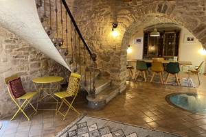 ENTRE´E ET VUE SUR SALLE A` MANGER MF