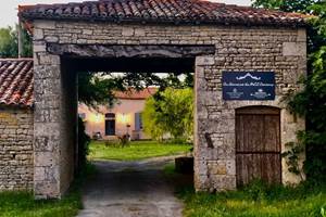 Domaine du Petit Cercoux Entrée porche