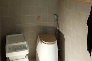 Les toilettes séches sans sciure et sans odeur