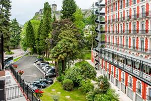 vue parc et chateau-fort Grand Hotel Gallia & Londres