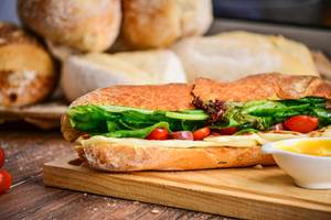 panier pique nique sandwich Photo by Raphael Nogueira on Unsplash