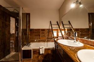 salle de bains  maison le four à pain - le roc sur l'orbieu-location vacances entre Carcassonne et Narbonne