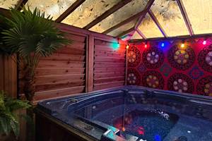 JACUZZI COUVERT ET CHAUFFE