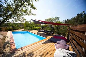 Terrasse piscine vue Mont Canigou