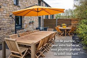 Jolie terrasse sous le soleil de fin d'après midi