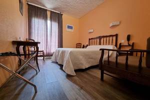 Chambre Standard Hotel Ambeille 2
