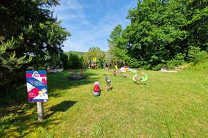 camping-la-perle-creuse-aire-de-jeux-enfants-2