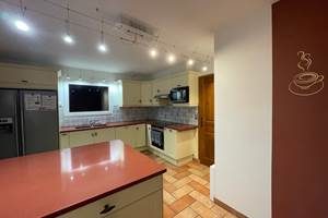 Cuisine-toute-equipee-maison-de-vacances-baden-golfe-du-morbihan