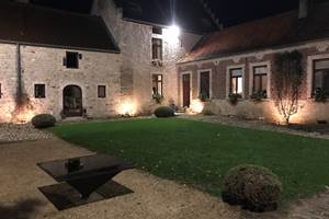 La cour de nuit