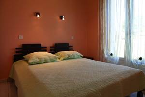 Meriva - Gites 8-10 personnes (07)