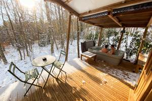 Terrasse couverte avec spa privatif