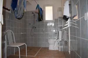 Les gîtes de Moussan - Montbrun Les Bains - salle de bain - Accès personne à mobilité réduite - RDC - gîte 4