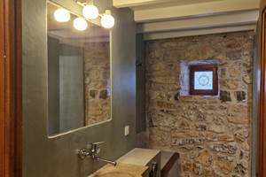 Salle d'eau avec douche