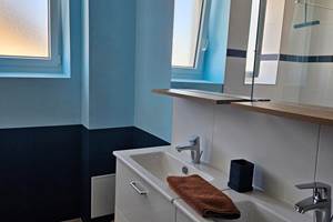 Le Quai d'Neuf — Gîte de groupe en Creuse (15 personnes) - Salle d'eau double douche à l'étage