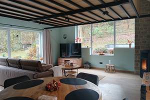 salon avec vue arrère au Loft du Renard