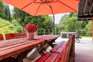 La terrasse avec Jacuzzi