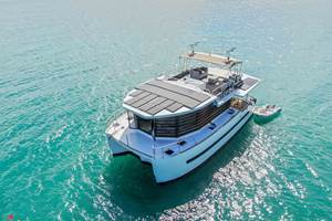 lodge-flottant-bateau-au-mouillage-trois-ilets-martinique-anse-mitan