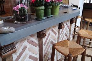 le bar: intérieur en étain début 20eme