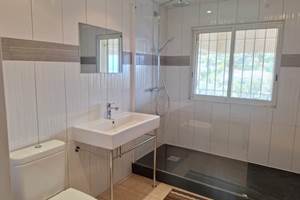 Grande salle de bain villa alamp