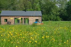 Cabane du Cerf, extérieur, vue du parc