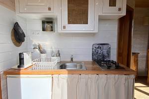 Les terres de la chouette, kitchenette avec machine à café Nespresso