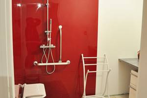salle de bains PMR