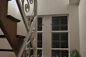 escalier-acces-suite-les-retrouvailles-la-girouardiere