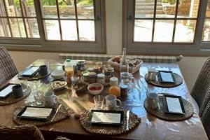 Petit-déjeuner à la Serre des Mourgues