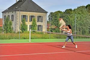 court de tennis privé du Domaine de Louveraude