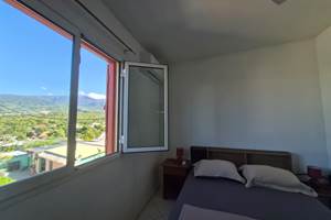 chambre sur impasse, climatiseur, ventilateur plafond
