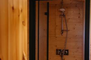 La jolie douche en bois