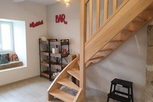 Lo Maïsou, escalier montant aux chambres