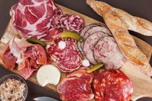 planches-de-charcuteries-comment-les-composer