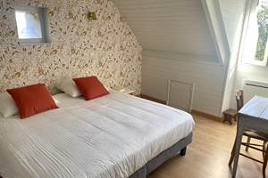 Gîte Enjoy a Lot-  chambre double ou 2 lits simples étage